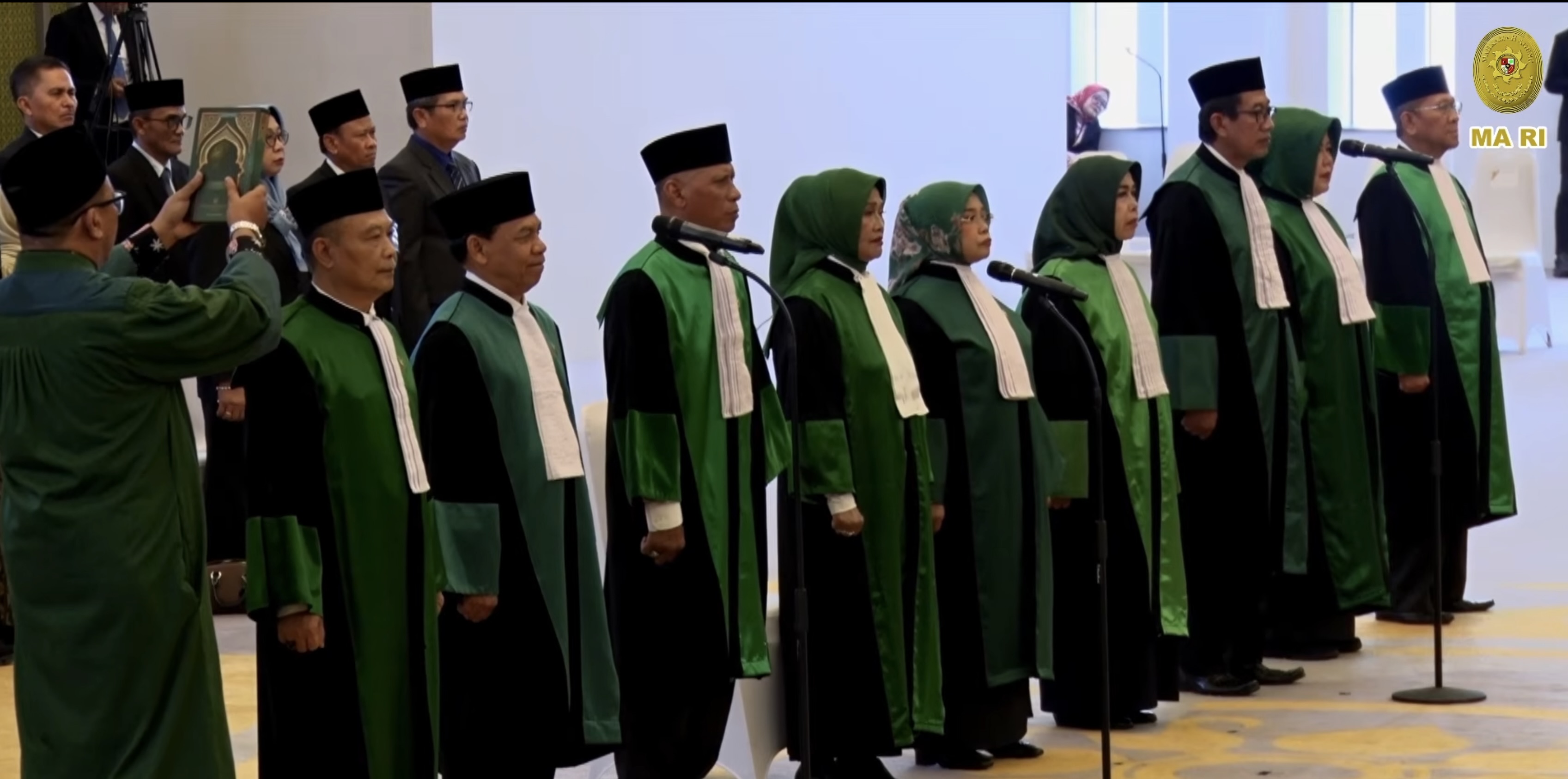 Ketua Mahkamah Agung Lantik Dr. Dra. Nur Djannah Syaf, S.H., M.H. sebagai Ketua PTA Gorontalo yang Baru