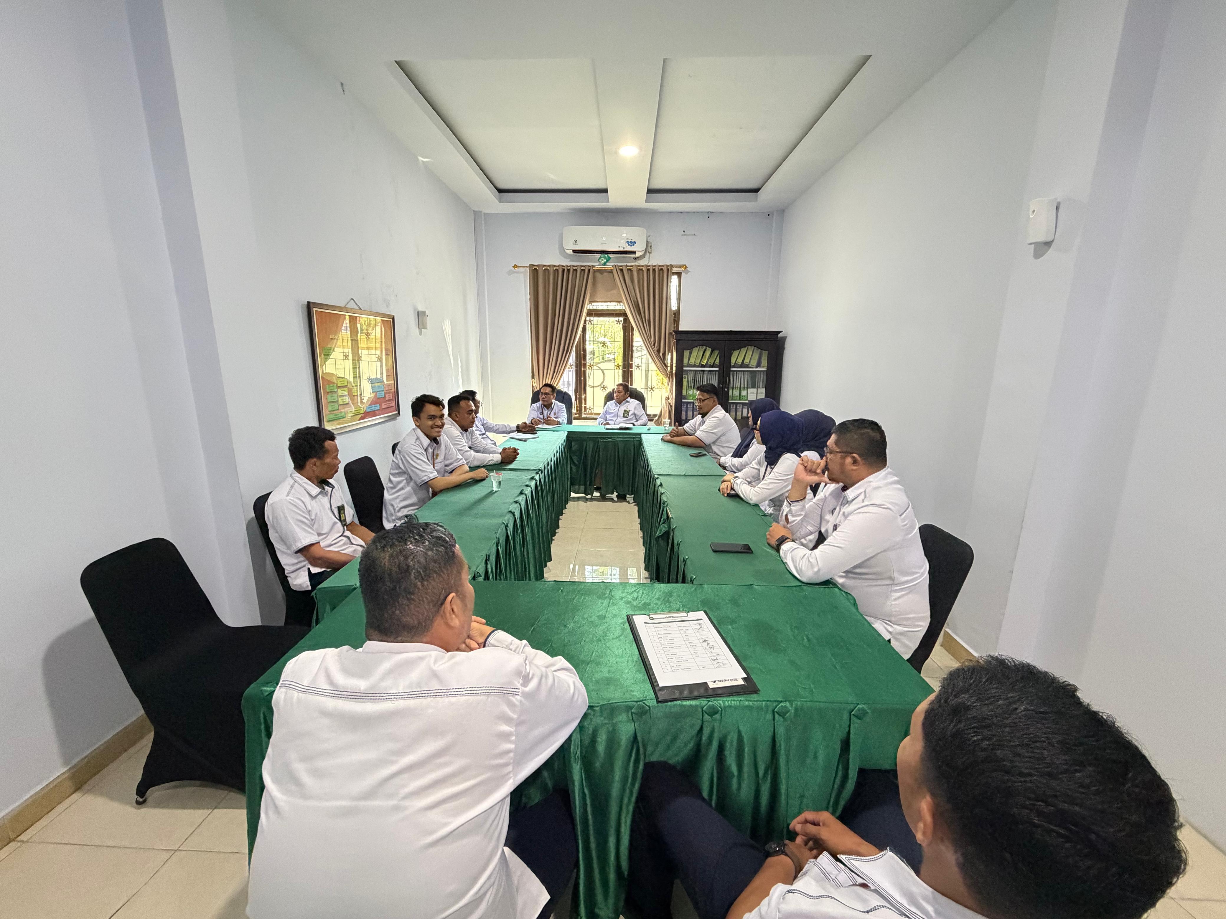 Penguatan Tata Kelola Rumah Tangga, Sekretaris PTA Gorontalo  Gelar Rapat Terbatas 