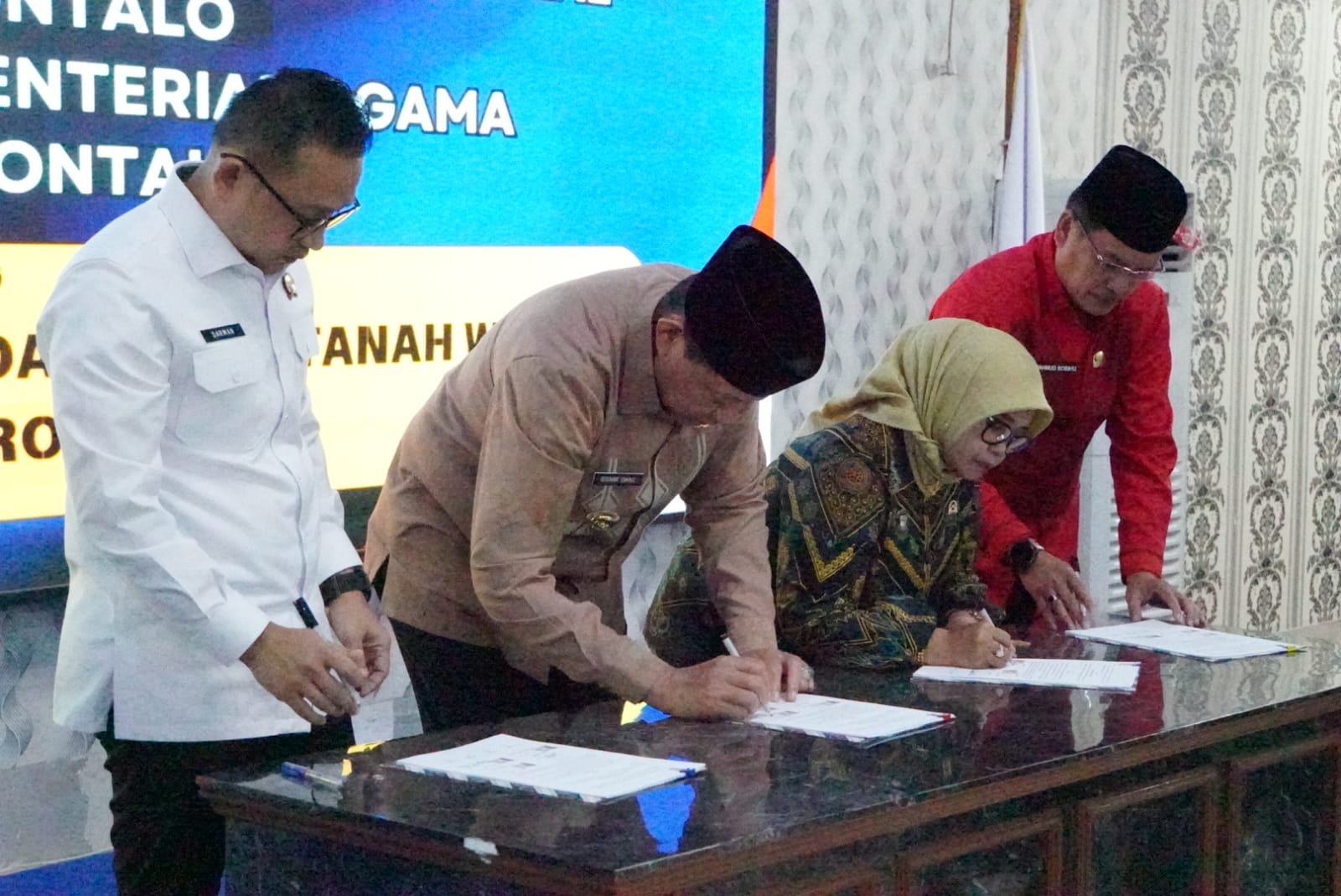 Ketua PTA Gorontalo Teken Nota Kesepakatan Isbat Wakaf Terpadu, Perkuat Kepastian Hukum Tanah Wakaf di Bumi Serambi Madinah  